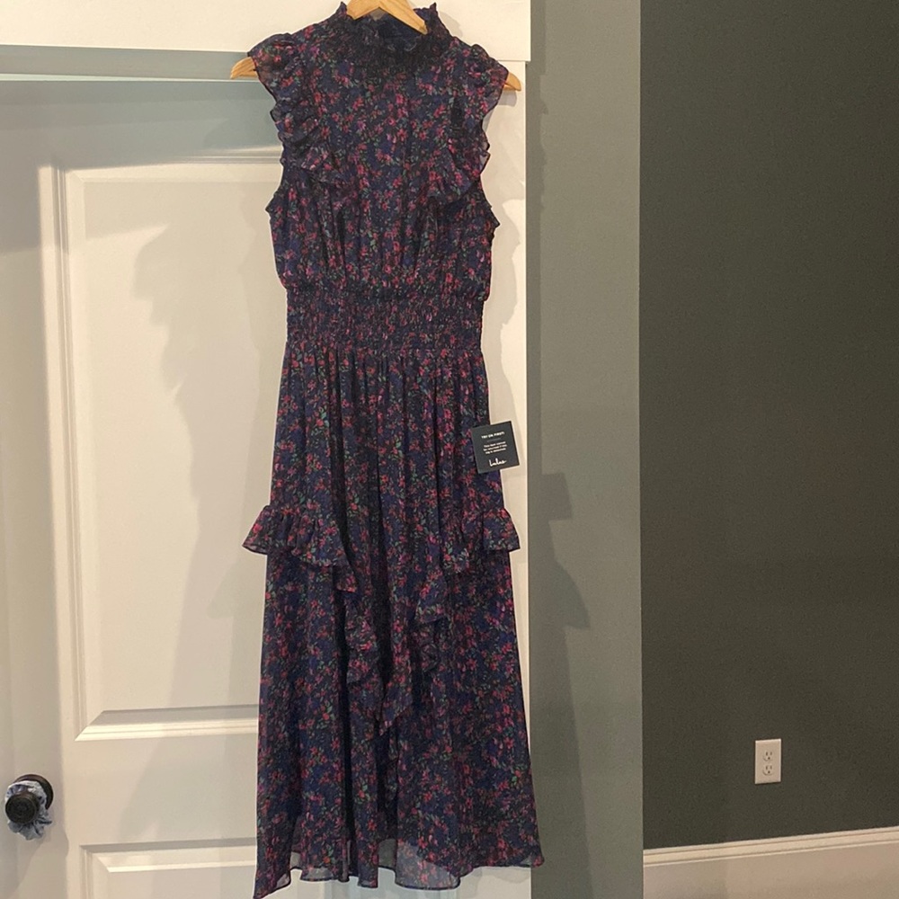 NWT Lulus sleeveless floral mock neck dress - Size S